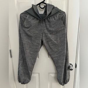 NWOT Lululemon Cropped Pants - Gray, Size 4